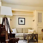 Charmante Im Historischen Zentrum By Interhome 圣特罗佩