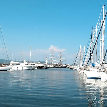 Appartement Charmante Im Historischen Zentrum By Interhome Saint-Tropez